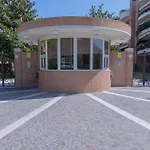 Beautiful 1-Bed Apartment In Roma