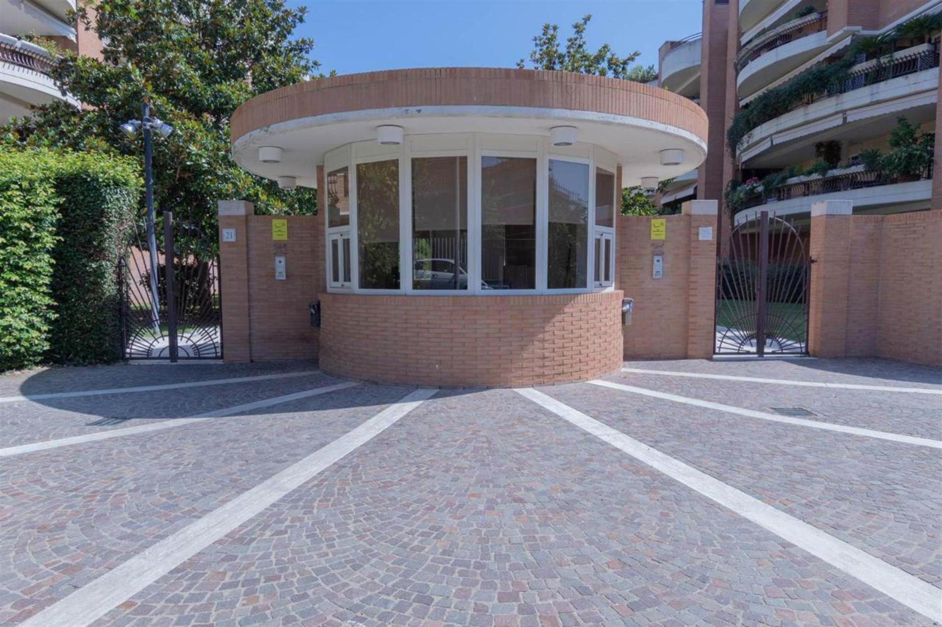 Beautiful 1-bed In Apartment Rom